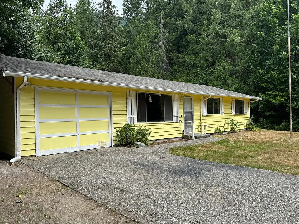 61529 Cascade River Rd