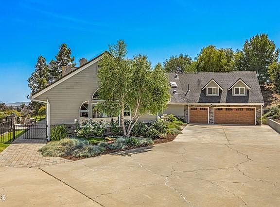 4th image of 4556 Clubhouse Dr