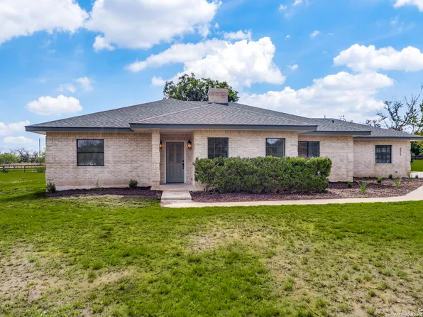 325 SAN JULIAN CREEK RD, Bandera, TX 78003