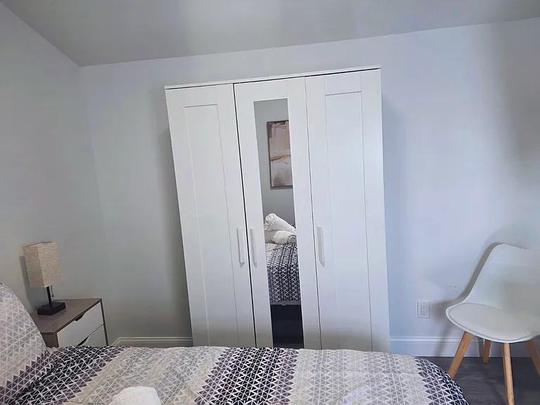 Closet with ample space for your belongings