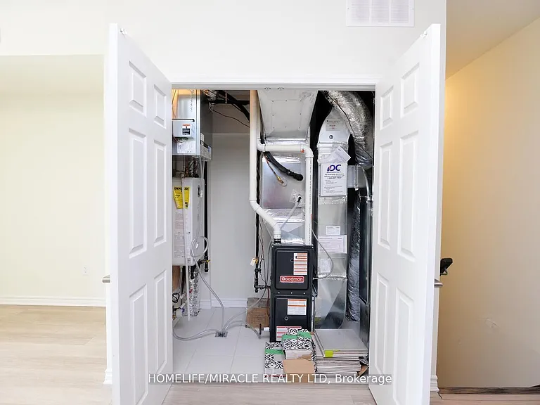 1081 Danforth Rd E #113 — Photo 17
