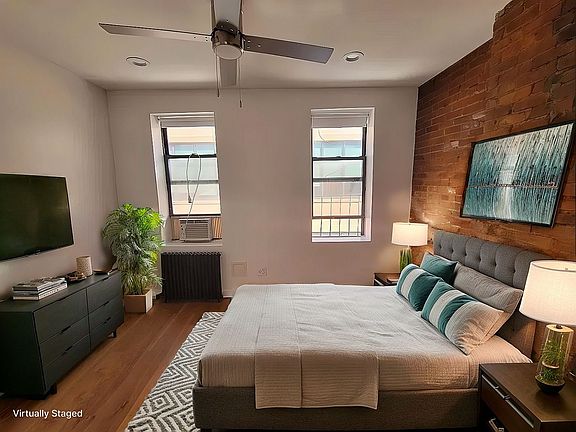 3rd image of 529 W 48th St APT 18