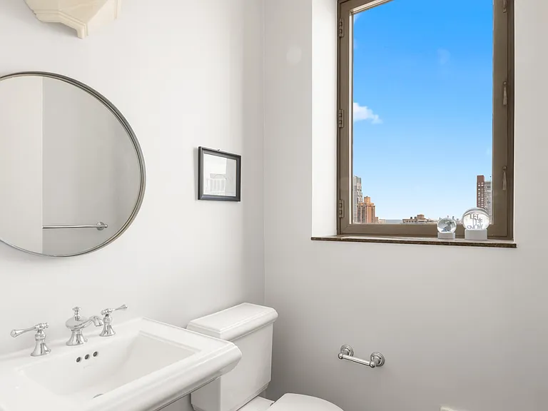 2 Columbus Ave #34B — Photo 11