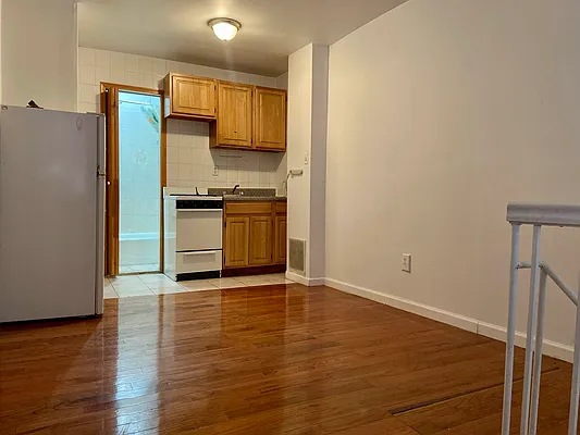 Rented by J Misrahi Realty Corp | media 2