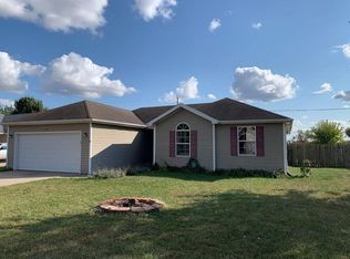 820 W Pearl St, Bolivar, MO 65613