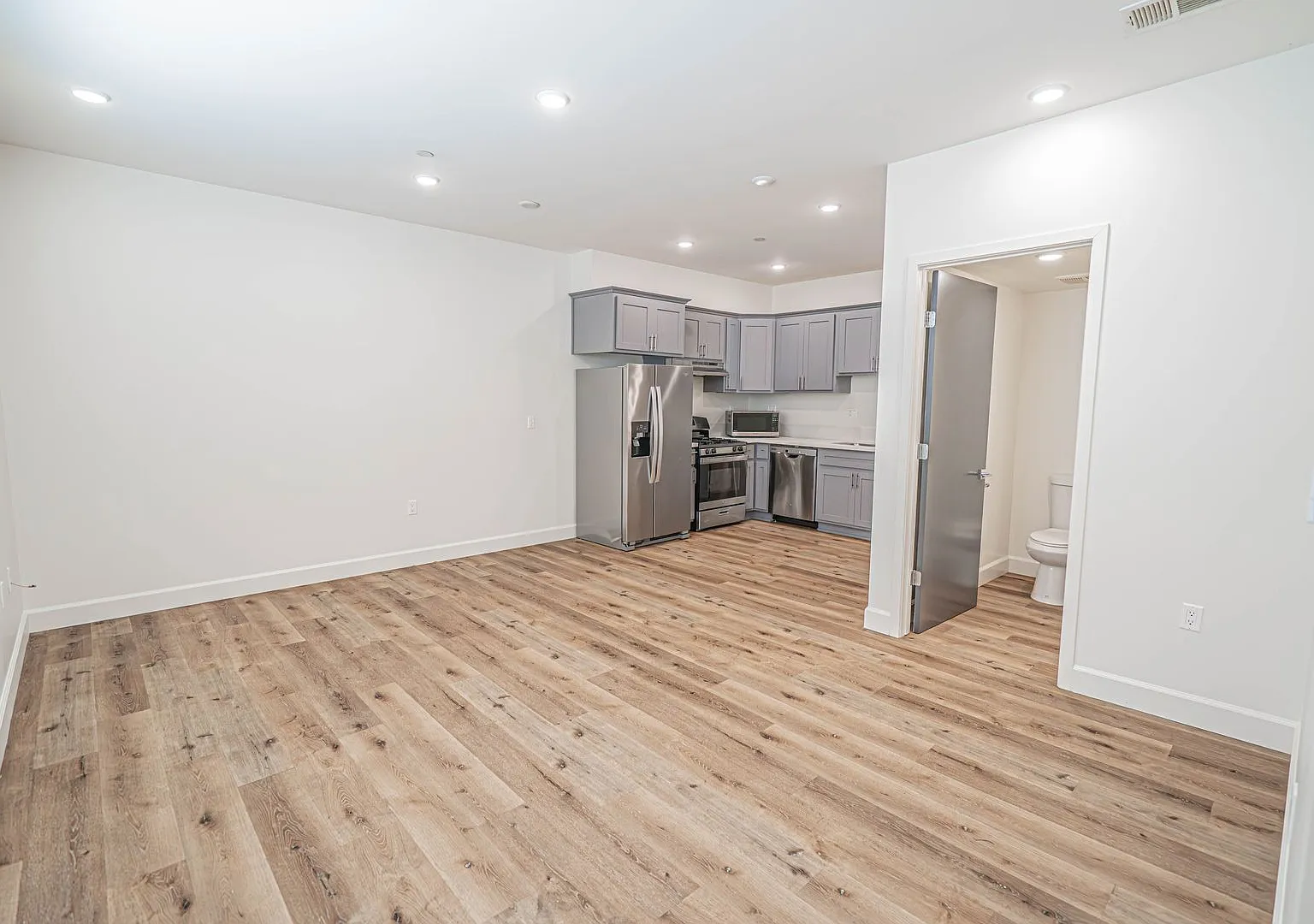 Beautiful 1-Bedroom Home with a Private Office Space and Modern Upgrades! — Photo 3