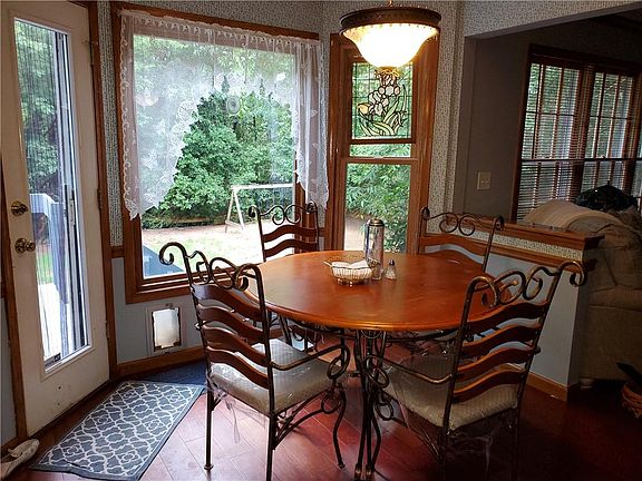4th image of 3016 Elizabeth Ln