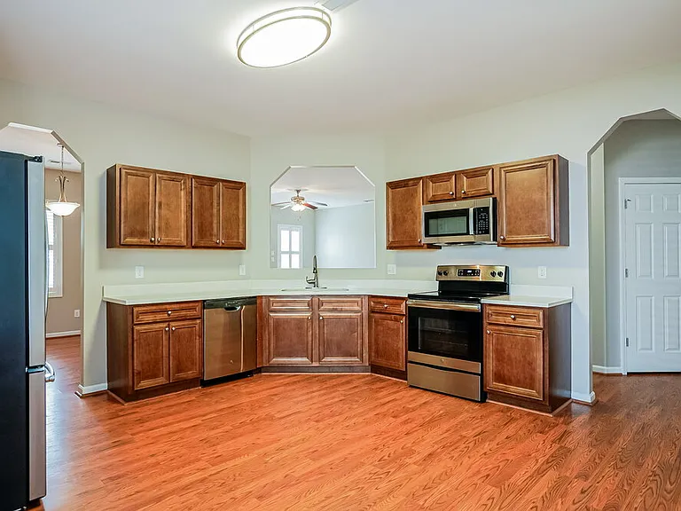 2323 King Malcolm Ln — Photo 8