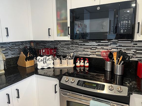 5th image of 7900 Harbor Island Dr APT 601