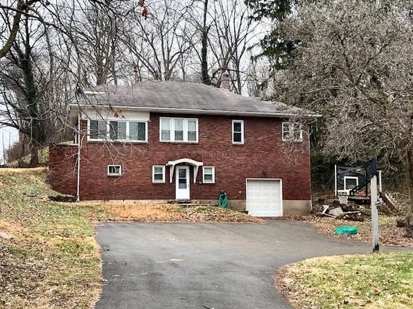 310 W 3rd St, Connersville, IN 47331