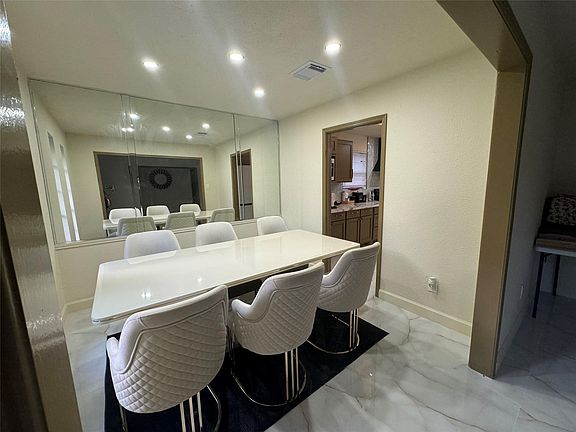 5th image of 23230 Canyon Lake Dr