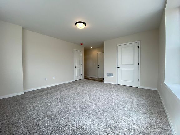 4th image of 1760 Bernardy Dr