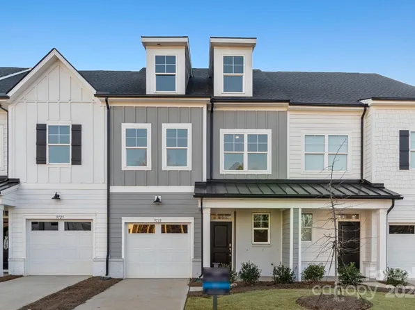 9733 Munsing Dr #102, Charlotte, NC 28269