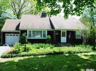 33 Valentine Rd, Shoreham, NY 11786