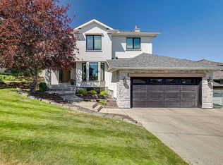 22 E Patrick Vw SW, Calgary, AB T3H 3B2