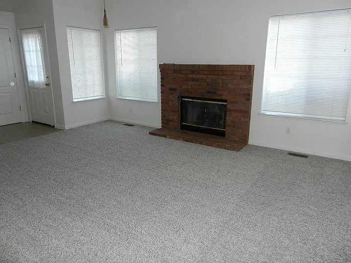 1 bed, 1200 sqft, $2,000 — Photo 2