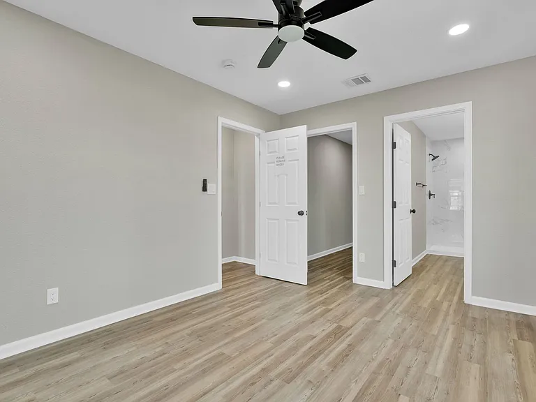 439 W Lubbock St — Photo 16