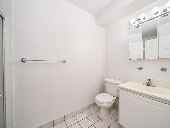 5th image of 637 Garden St APT 5