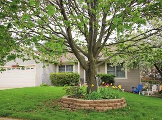 4916 W Glenbrook Trl, McHenry, IL 60050