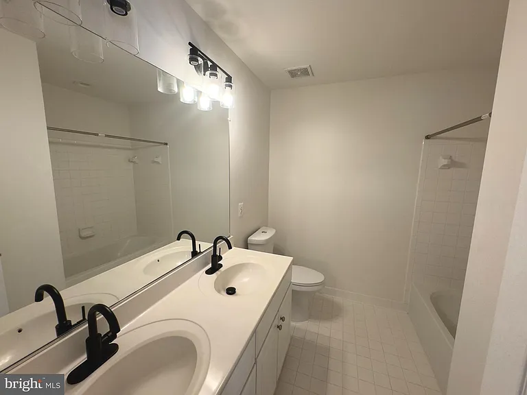24652 Kings Canyon Sq — Photo 18