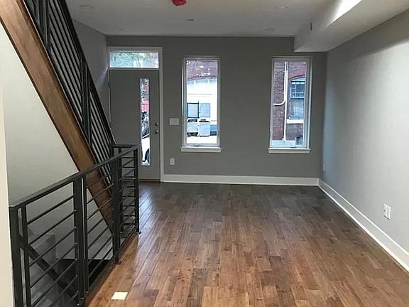 3rd image of 1827 Ingersoll St