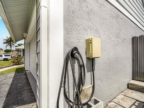 4th image of 1579 S Goldeneye Ln