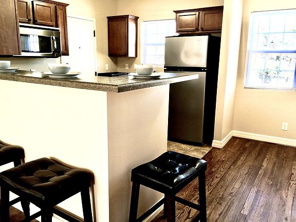 5th image of 814 S 38th St #2-B900