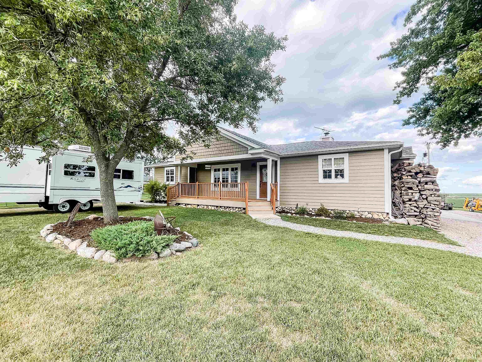 916 Main St, Ocheyedan, IA 51354 Zillow