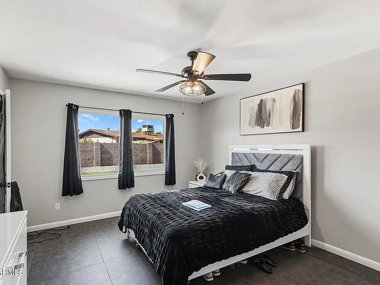 4716 W Christy Dr — Photo 31
