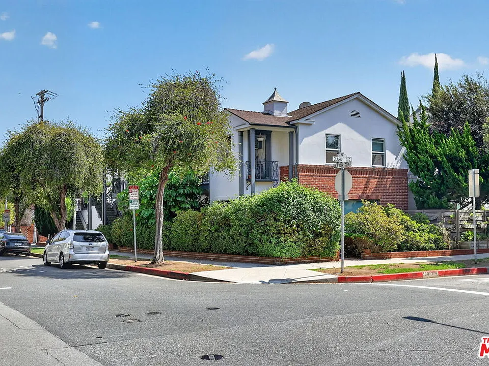 184 N Clark Dr