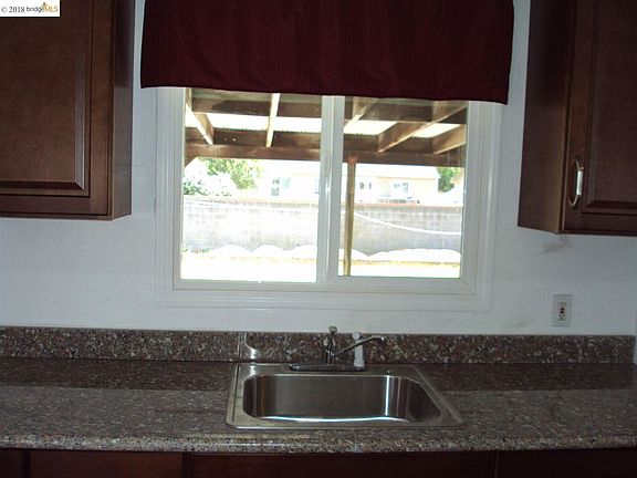5th image of 1540 Brookside Dr