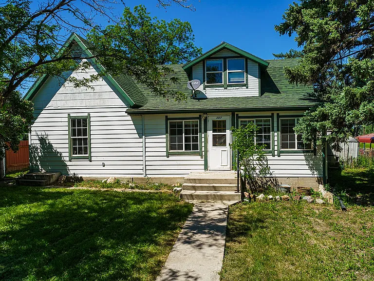 307 School St — Photo 15