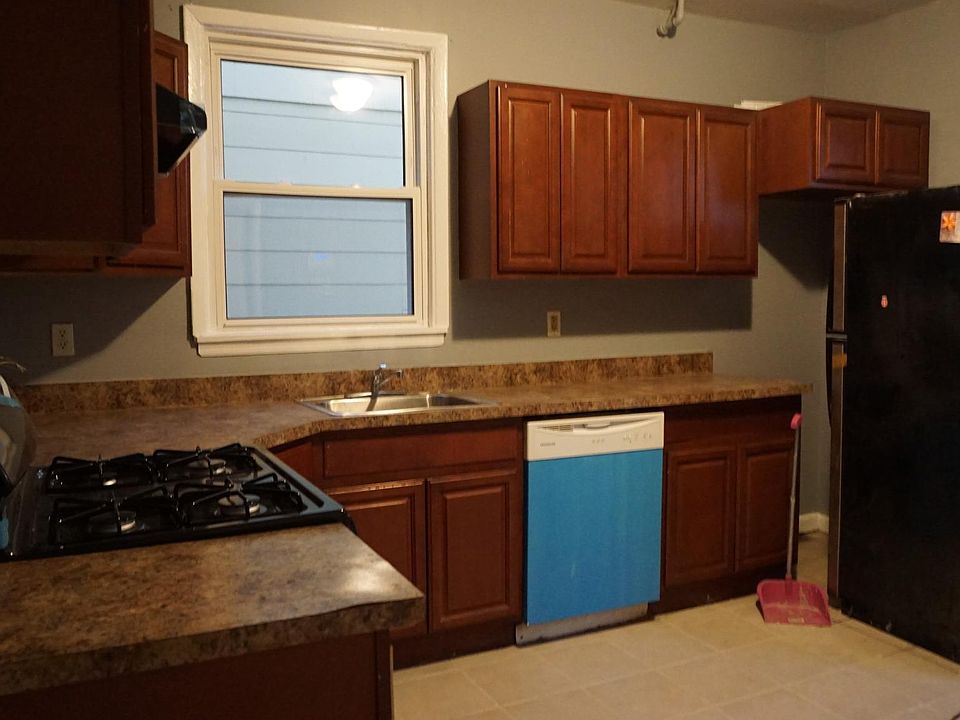 1st image of 83 Cedar Ave APT 1
