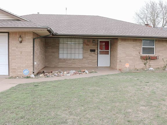 3rd image of 2614 Indian Dr