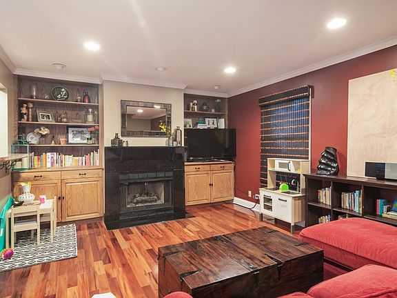 4th image of 128 W Wood St