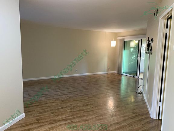 4th image of 999 W Evelyn Trl #89
