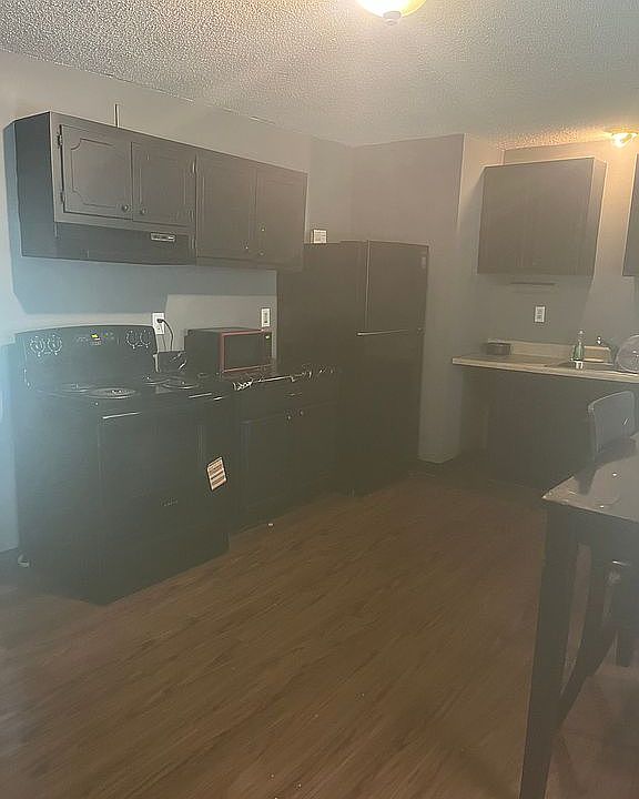 1st image of 542 W Sanders Ave
