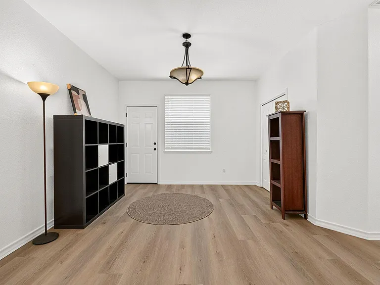 1612 Zunker Cv — Photo 19