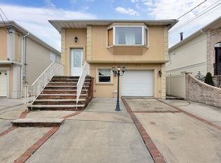 16044 89th St, Howard Beach, NY 11414