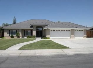 14800 Redwood Pass Dr, Bakersfield, CA