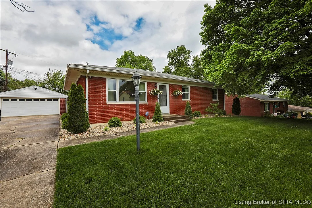 4015 Lucy Drive photo 1