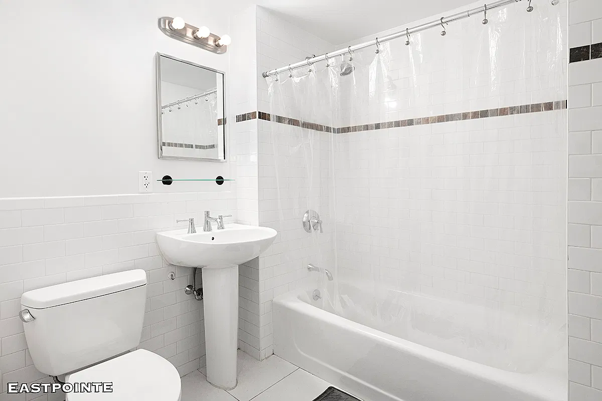 189 Avenue C — Photo 3