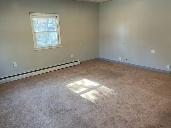 3rd image of 118 Maple St #1