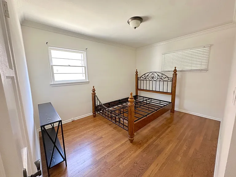 14722 Addison St — Photo 8