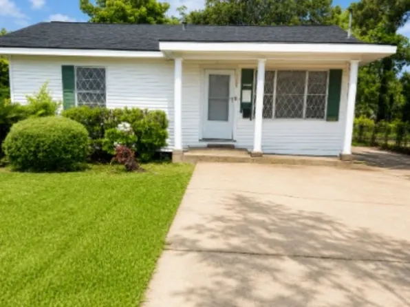 3255 Waverly St, Beaumont, TX 77705