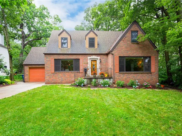 6020 Waterbury Cir, Des Moines, IA 50312