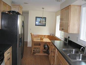 2nd image of 680 N 1st Ave