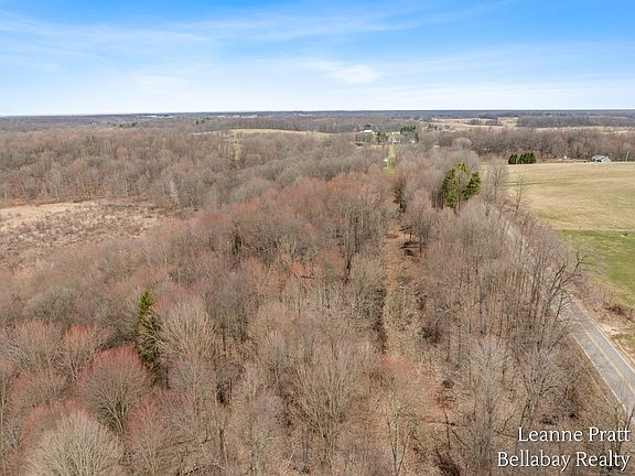 4th image of Hutchinson Rd