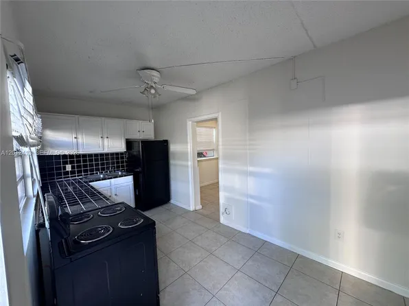 2443 Cleveland St, Hollywood, FL 33020