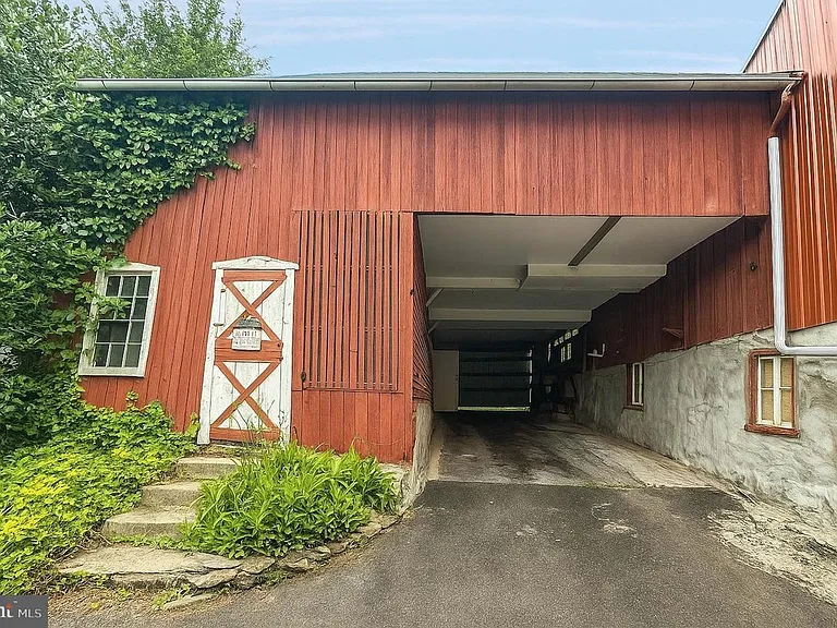 1327 Kepler Rd — Photo 13
